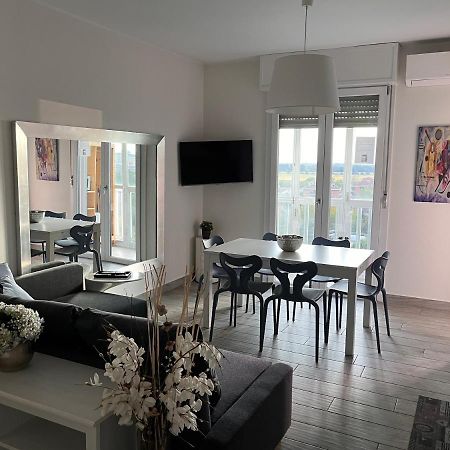 Appartamento panoramico vicino a fiere e stadio Milano Esterno foto